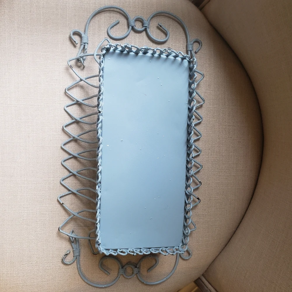 Vintage Light Blue Wire Basket - Picture 5 of 9